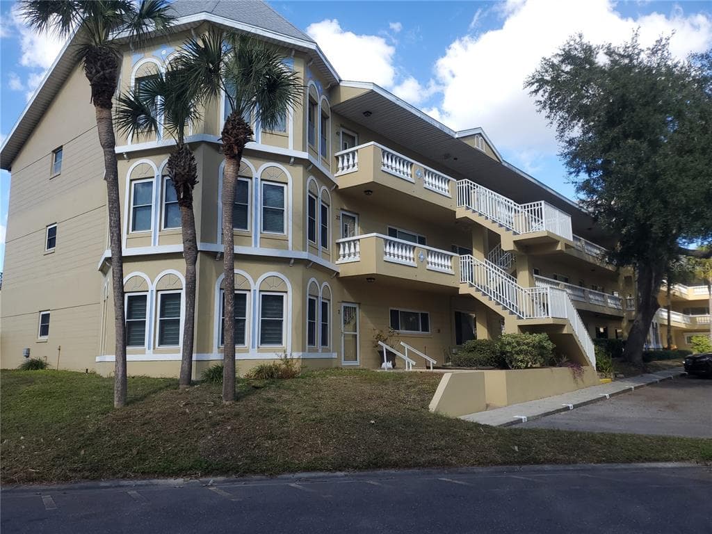 2220 SPANISH DRIVE UNIT 10 CLEARWATER, FL 33763