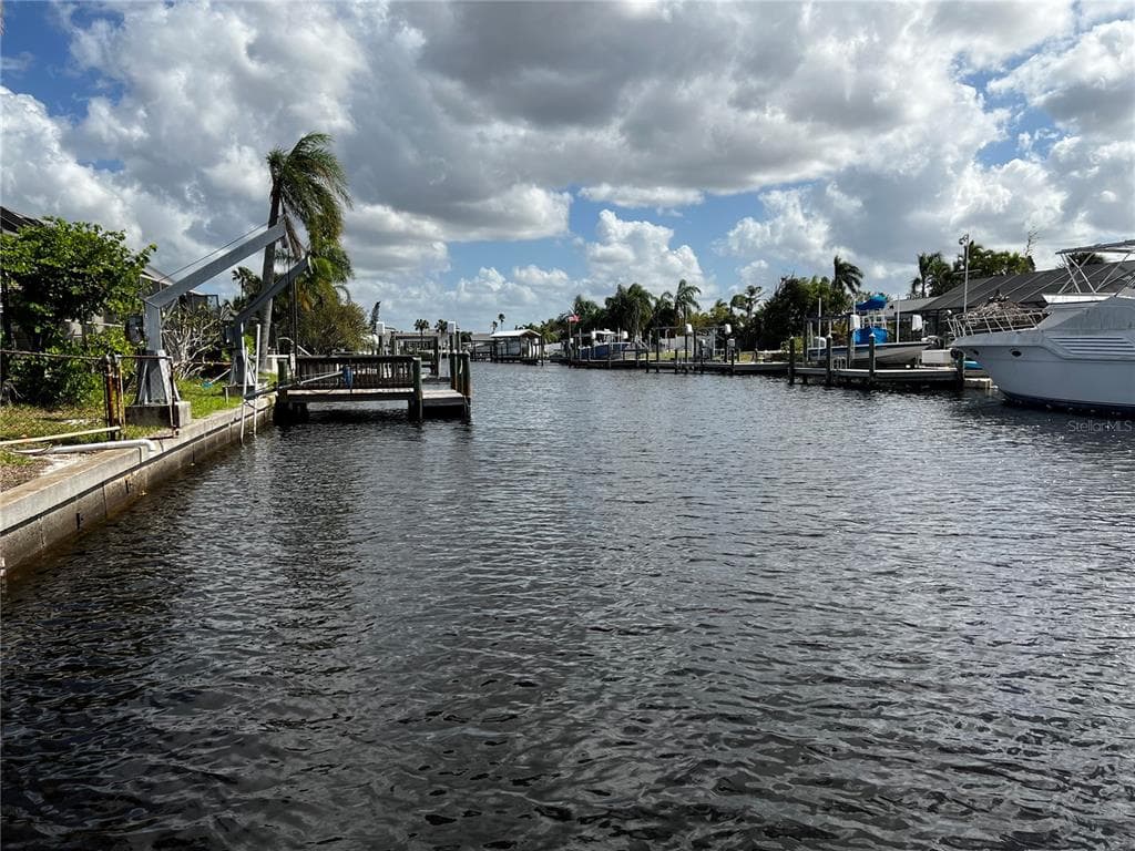 914 SAGO PALM WAY APOLLO BEACH, FL 33572