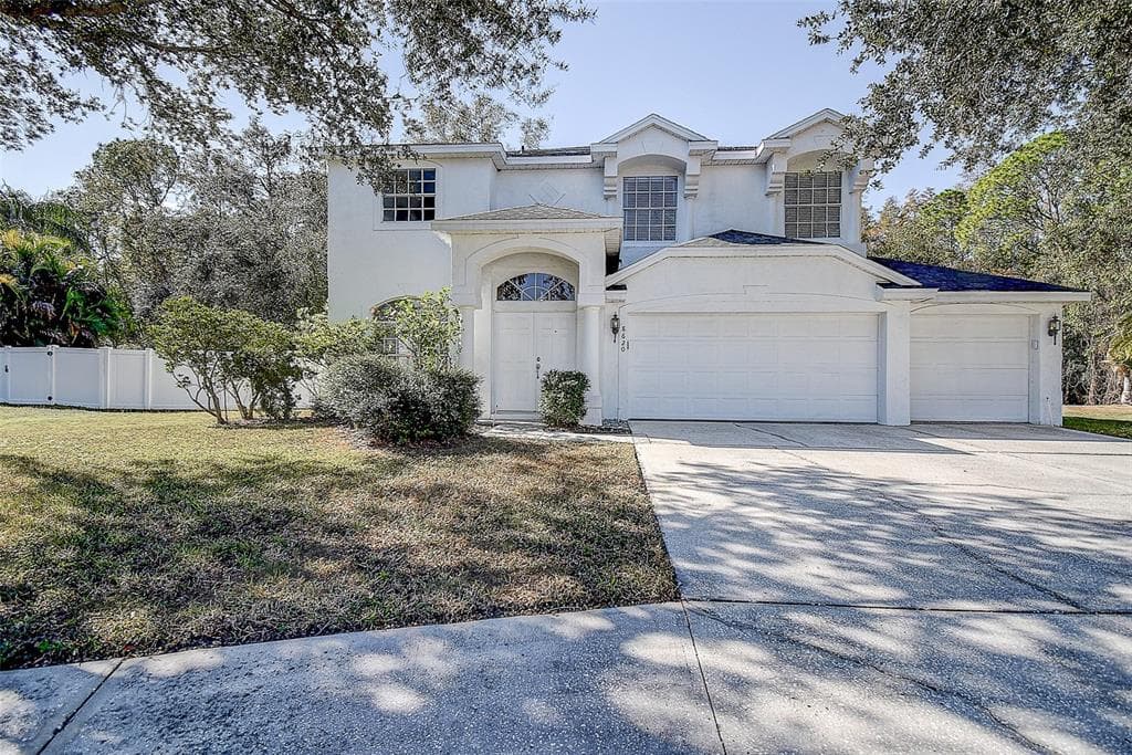 8620 BROOKWAY CIRCLE TAMPA, FL 33635