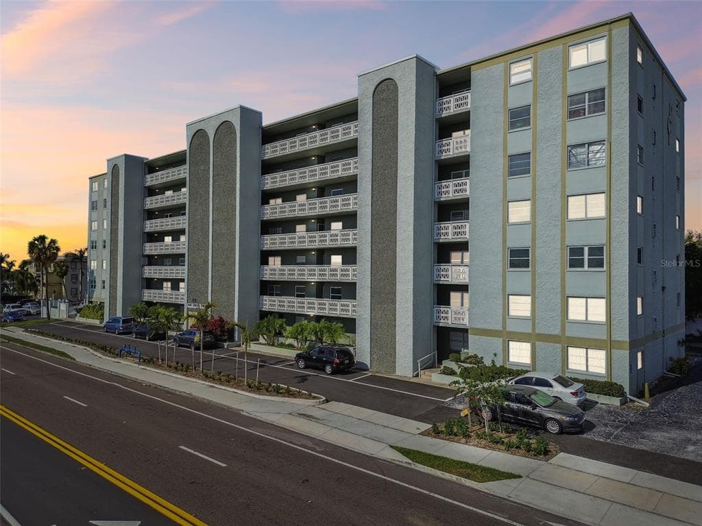 7321 CENTRAL AVENUE UNIT 307 ST PETERSBURG, FL 33710