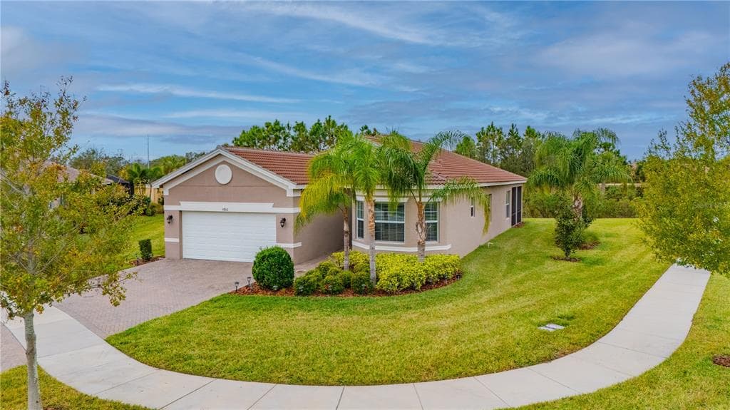 4860 GRAND BANKS DRIVE WIMAUMA, FL 33598