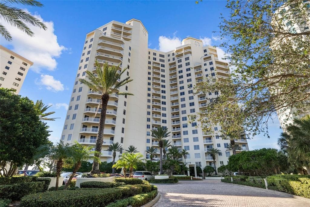 1200 GULF BOULEVARD UNIT 206 CLEARWATER BEACH, FL 33767