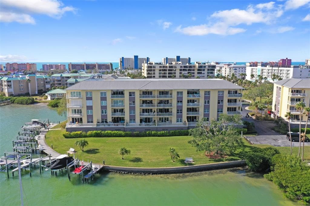 425 150TH AVENUE UNIT 2201 MADEIRA BEACH, FL 33708