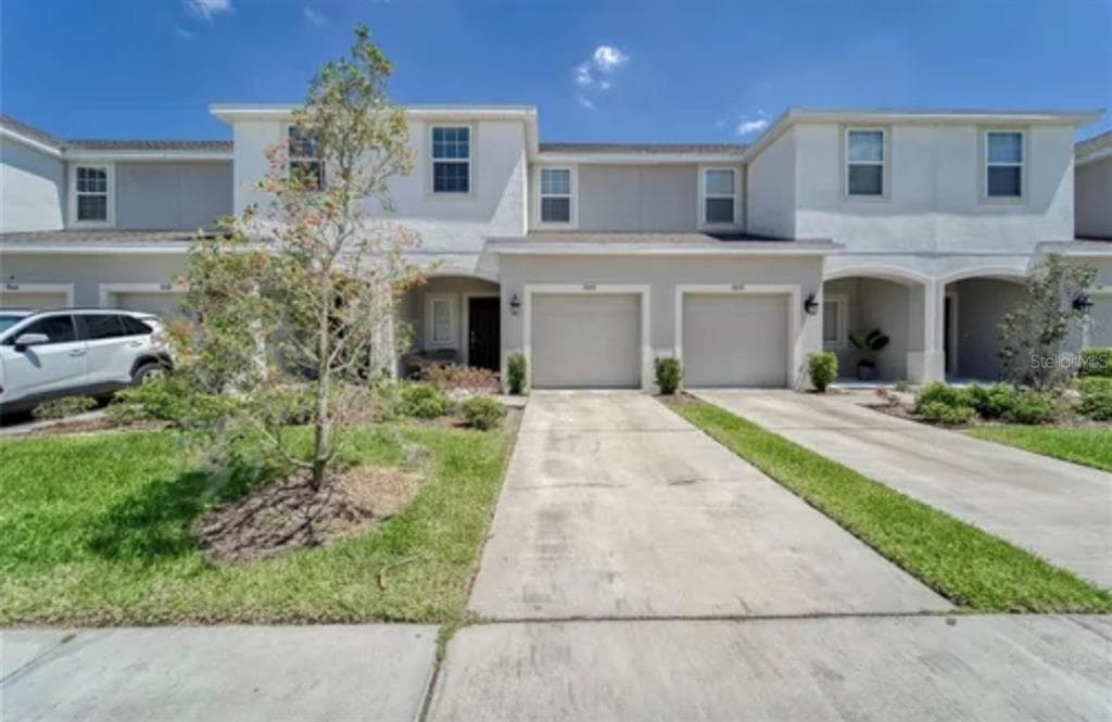 7048 GRAND ELM DR RIVERVIEW, FL 33578
