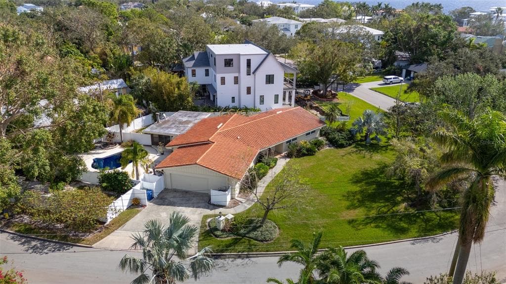 69 MARTINIQUE AVENUE TAMPA, FL 33606