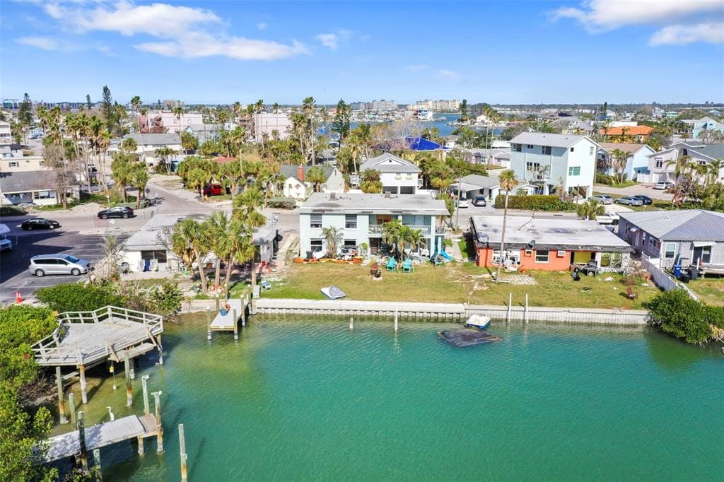 117 140TH AVENUE E MADEIRA BEACH, FL 33708