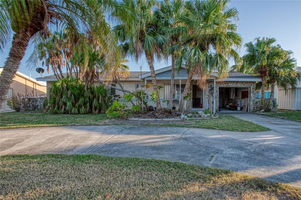 325 173RD AVENUE E NORTH REDINGTON BEACH, FL 33708