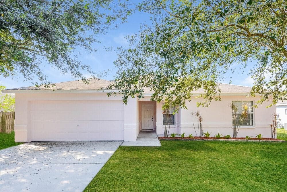 131 WINSTON MANOR CIRCLE SEFFNER, FL 33584