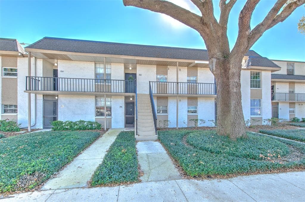 809 RUSSELL LANE UNIT 323 BRANDON, FL 33510
