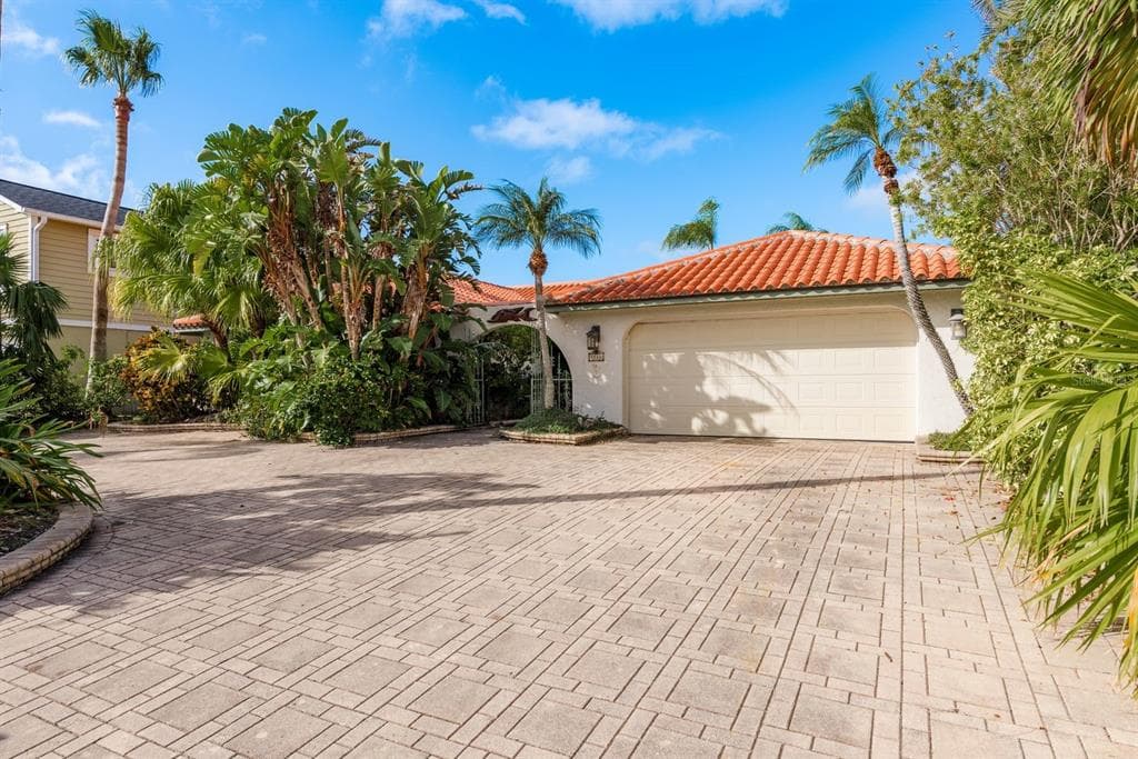 3546 SEAWAY DRIVE NEW PORT RICHEY, FL 34652