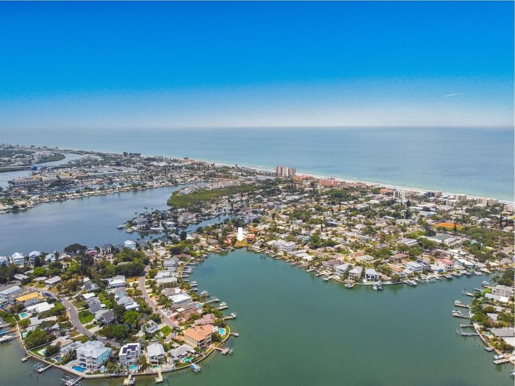 1201 BAY SHORE BOULEVARD INDIAN ROCKS BEACH, FL 33785
