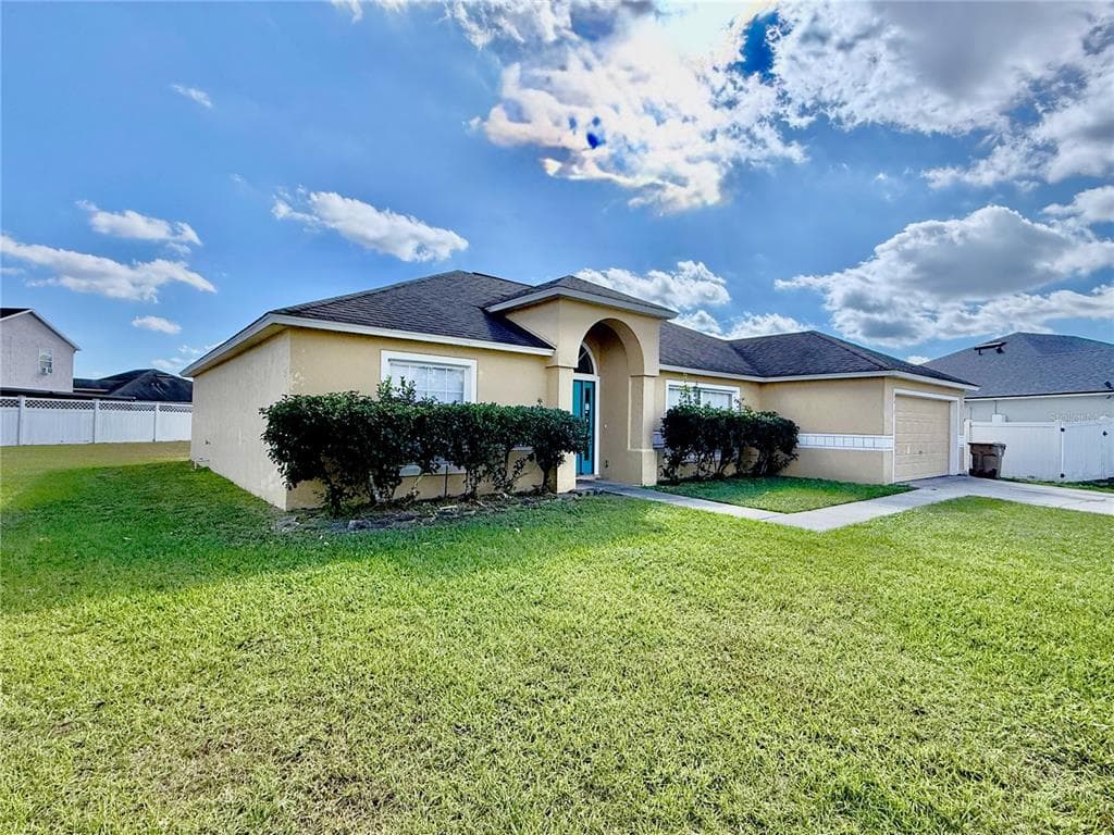 4612 SANDHURST STREET KISSIMMEE, FL 34758