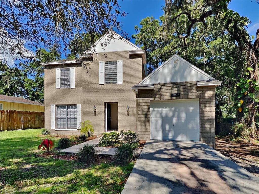 3907 W LAKE DRIVE SEFFNER, FL 33584