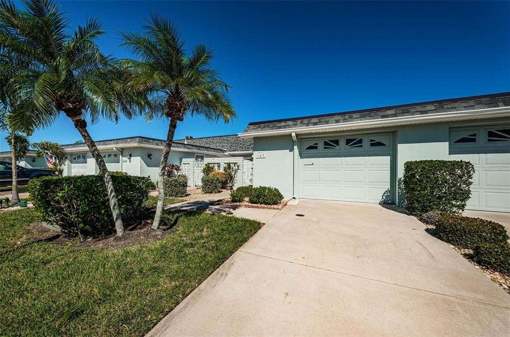 143 BOCA CIEGA POINT BOULEVARD N ST PETERSBURG, FL 33708