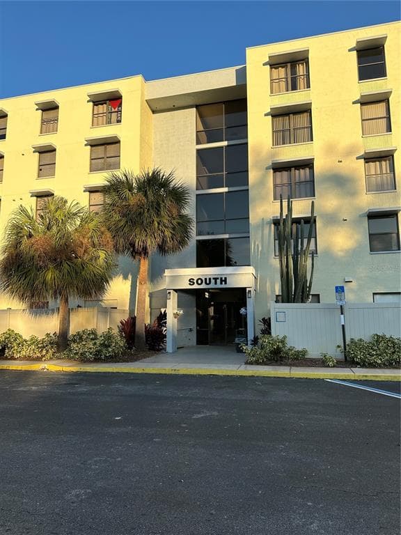701 S MADISON AVENUE UNIT 410 CLEARWATER, FL 33756