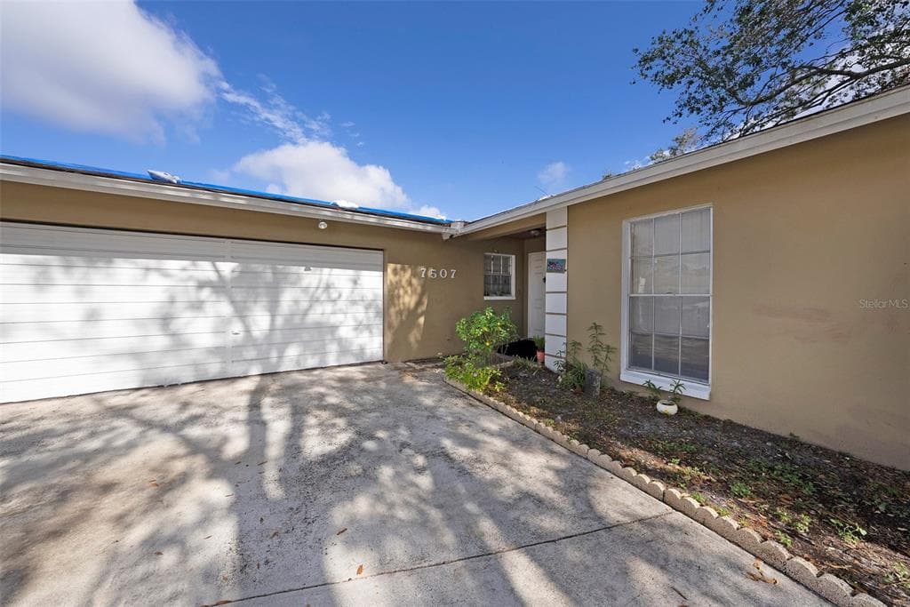 7507 MEADOW DRIVE TAMPA, FL 33634