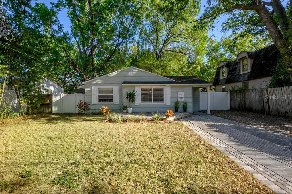 813 W IDLEWILD AVENUE TAMPA, FL 33604
