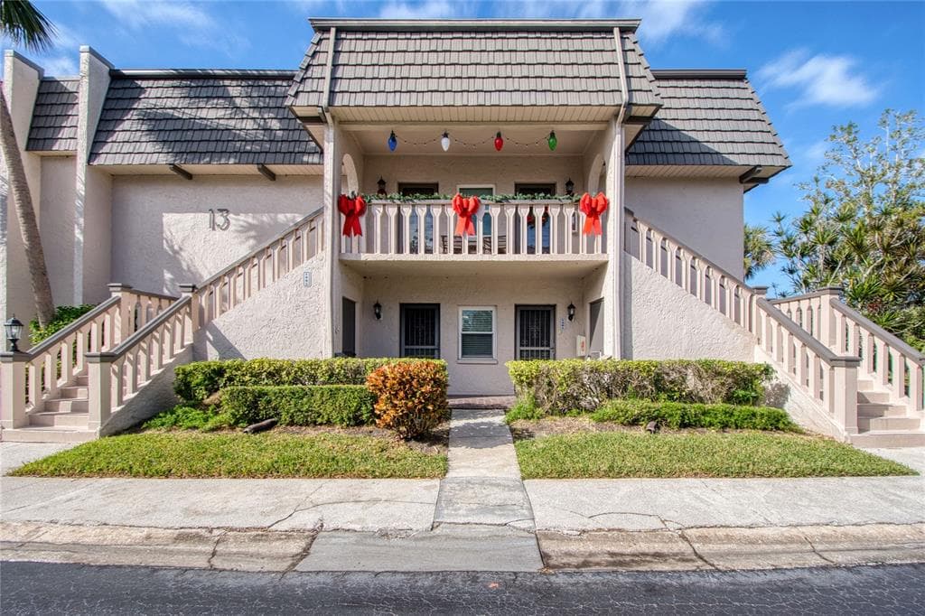 1301 CORDOVA GREEN UNIT 1301 SEMINOLE, FL 33777