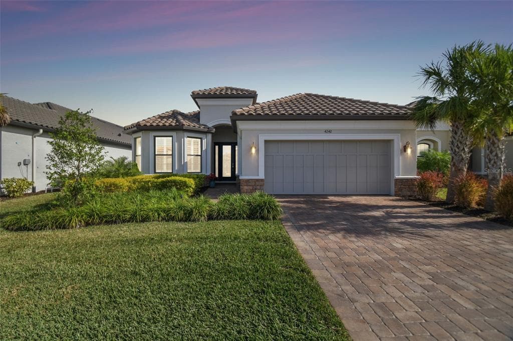 4242 ISONZO WAY WESLEY CHAPEL, FL 33543