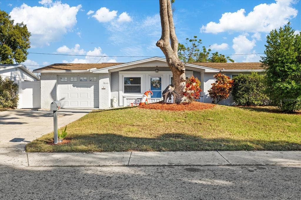 3734 PENSDALE DRIVE NEW PORT RICHEY, FL 34652