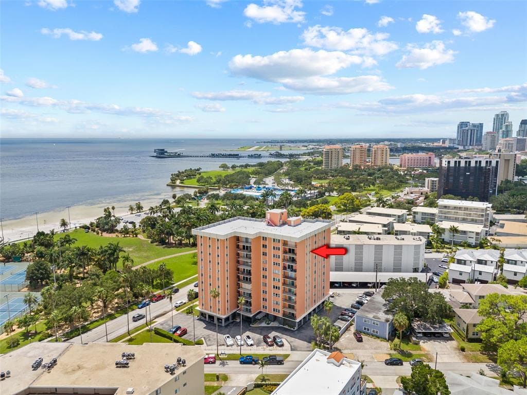 1120 NORTH SHORE DRIVE NE UNIT 1004 ST PETERSBURG, FL 33701