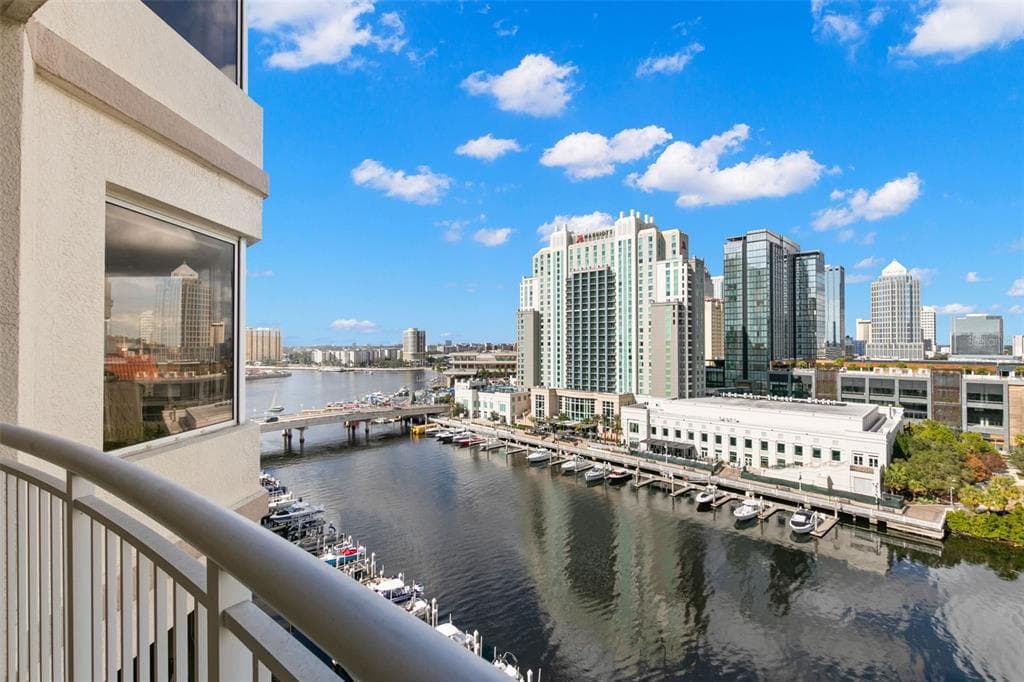 371 CHANNELSIDE WALK WAY UNIT 1103 TAMPA, FL 33602