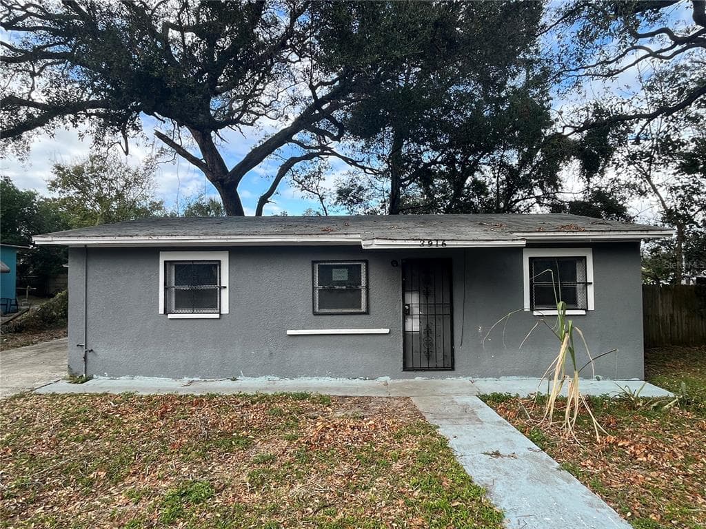 3916 E GENESEE STREET TAMPA, FL 33610
