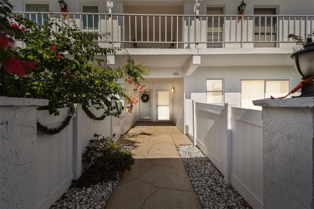 1655 S HIGHLAND AVENUE UNIT D140 CLEARWATER, FL 33756