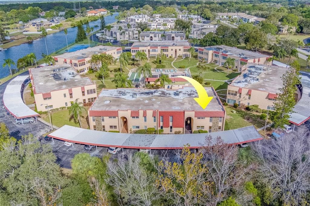 220 DOGWOOD CIRCLE UNIT 220 SEMINOLE, FL 33777