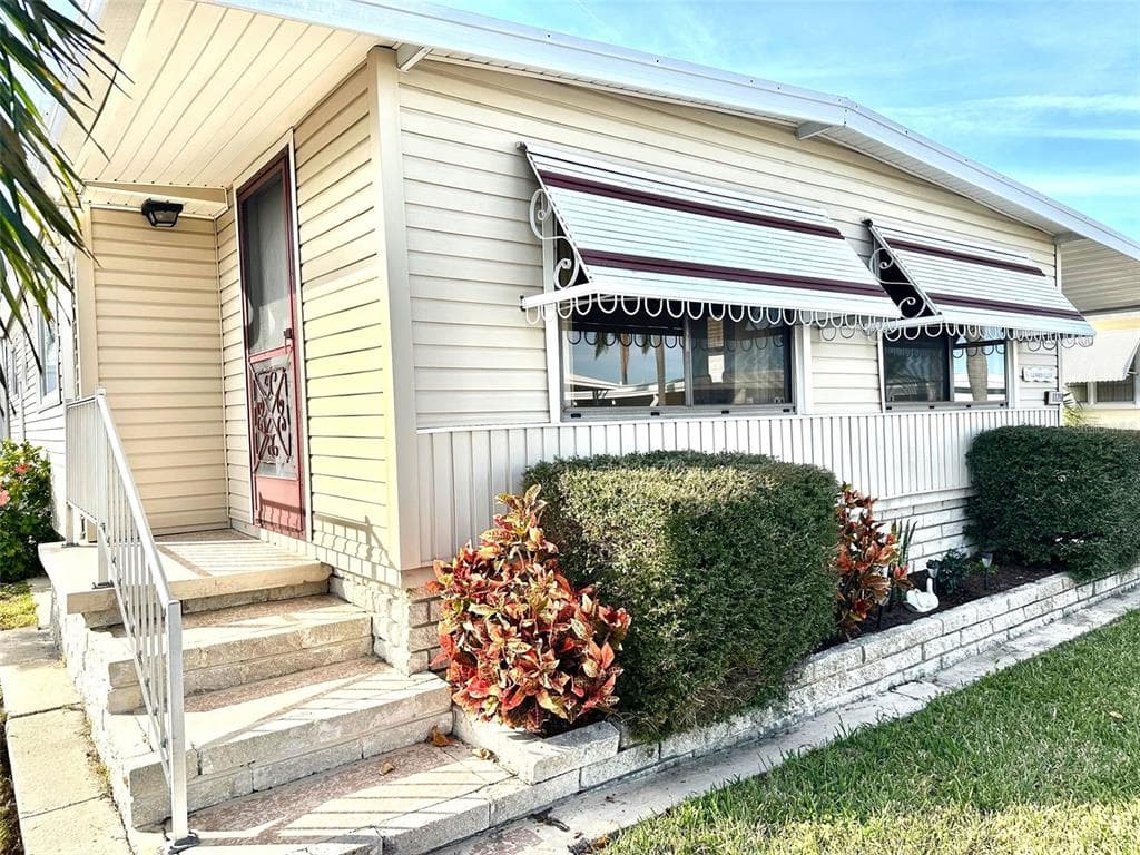 11216 100TH STREET UNIT 50 LARGO, FL 33773