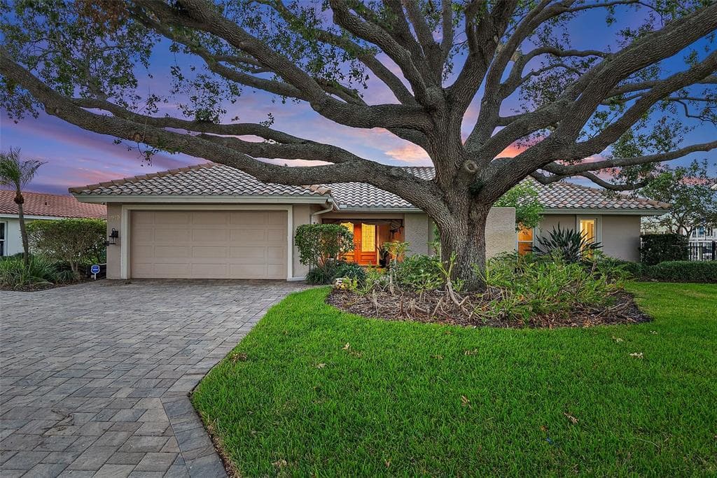 1919 HAWAII AVENUE NE ST PETERSBURG, FL 33703