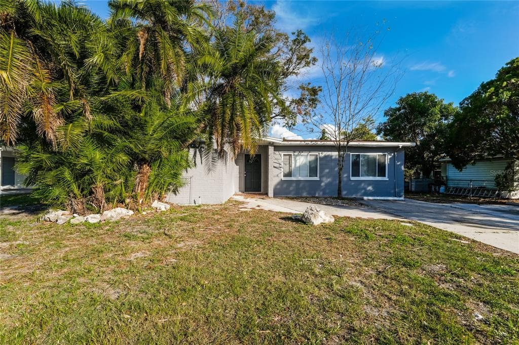 5103 HALIFAX DRIVE TAMPA, FL 33615