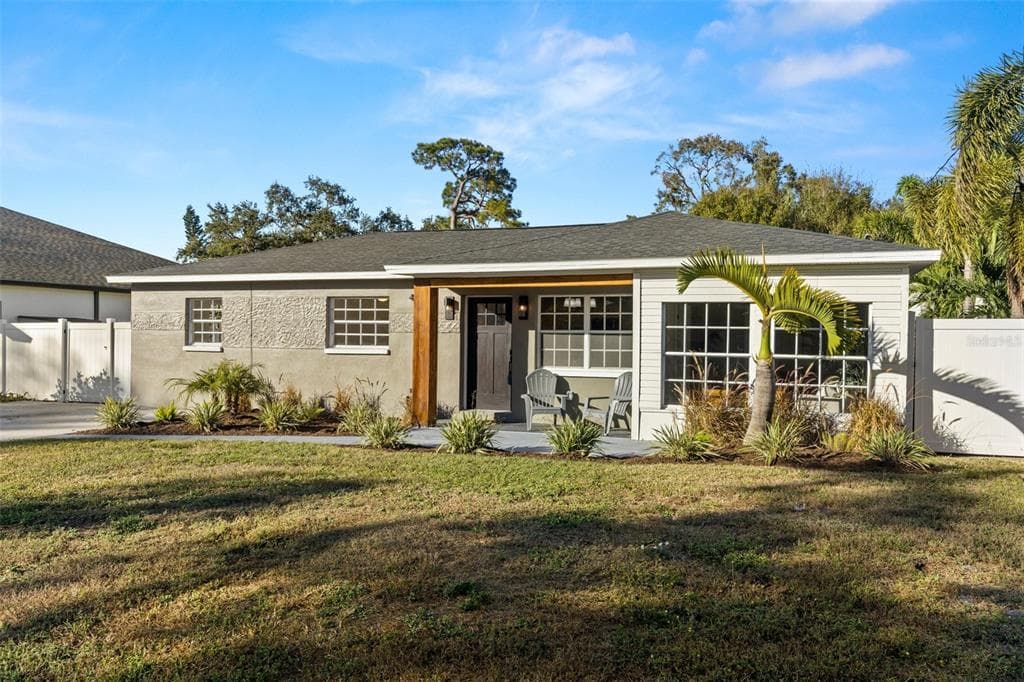4009 W KNIGHTS AVENUE TAMPA, FL 33611