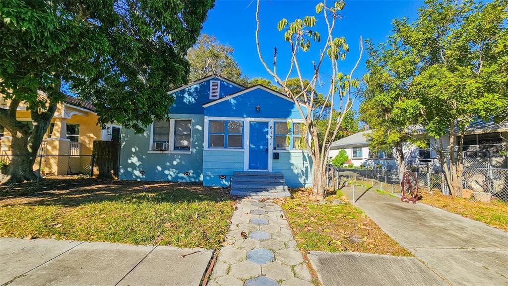 617 NEWTON AVENUE S ST PETERSBURG, FL 33701