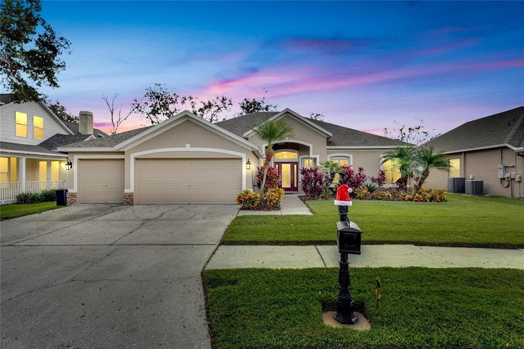 2503 CENTENNIAL FALCON DRIVE VALRICO, FL 33596