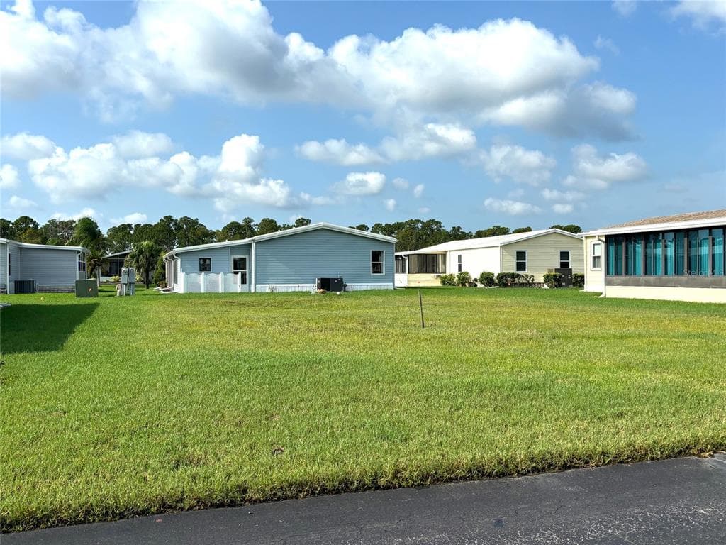 705 DEL LUNA DRIVE NORTH PORT, FL 34287