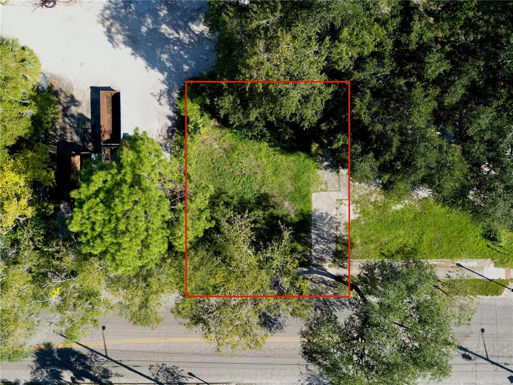 1520 NE 8TH AVENUE GAINESVILLE, FL 32641