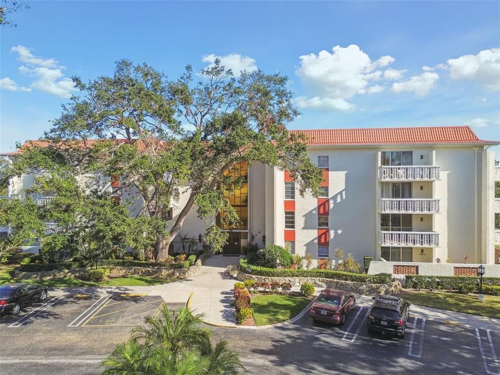 2650 PEARCE DRIVE UNIT 301 CLEARWATER, FL 33764