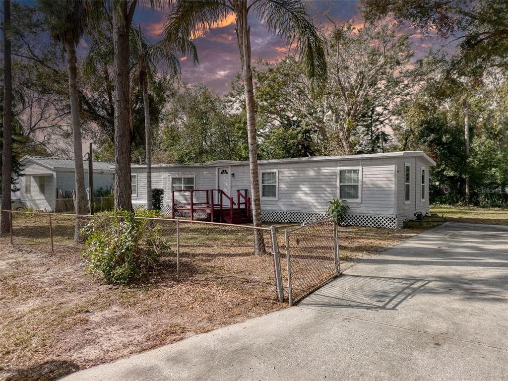 4110 WEDGEMERE DRIVE TAMPA, FL 33610