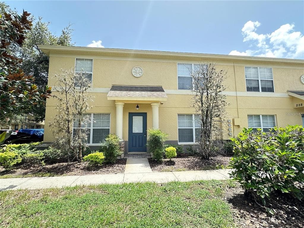 226 DRAW BRIDGE LANE VALRICO, FL 33594