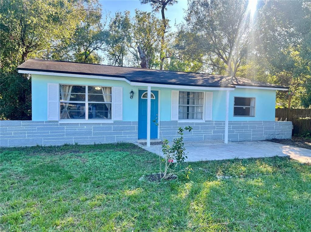 2932 KAREN AVENUE LARGO, FL 33774
