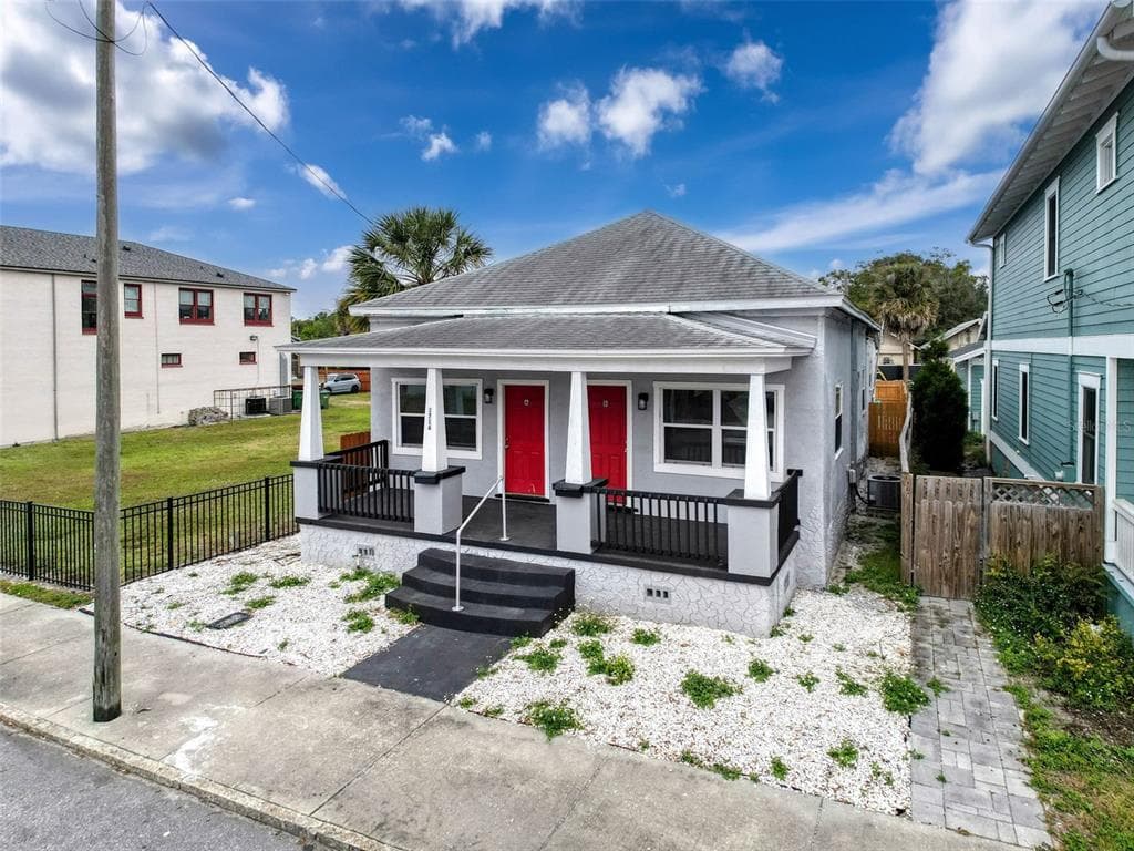 1716 E COLUMBUS DRIVE TAMPA, FL 33605