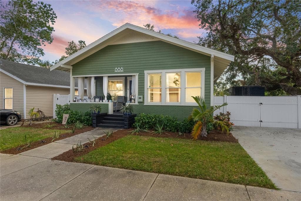 888 13TH AVENUE S ST PETERSBURG, FL 33701