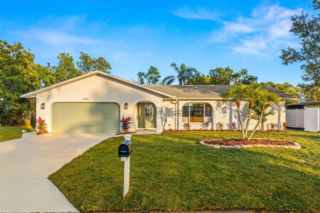 2805 67TH STREET W BRADENTON, FL 34209