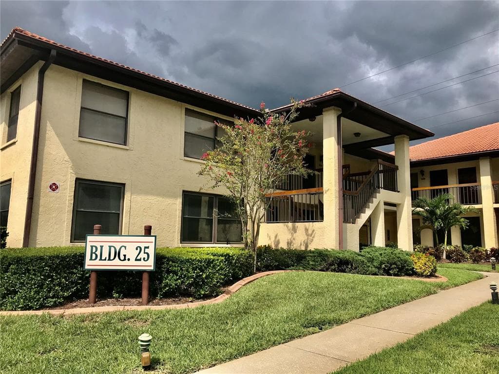2508 HAMMOCK COURT UNIT 2508 CLEARWATER, FL 33761