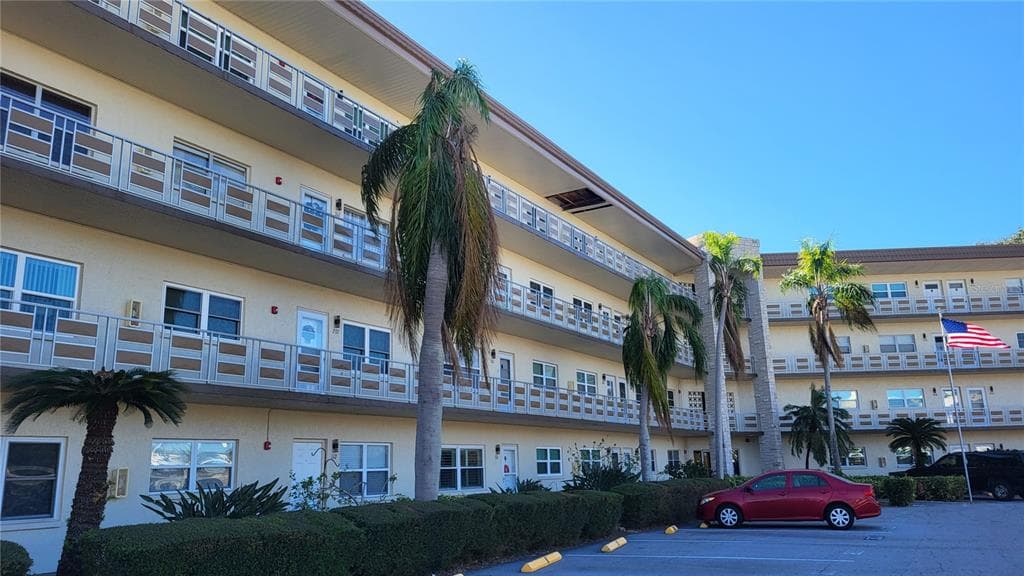 5725 80TH STREET N UNIT 314 ST PETERSBURG, FL 33709