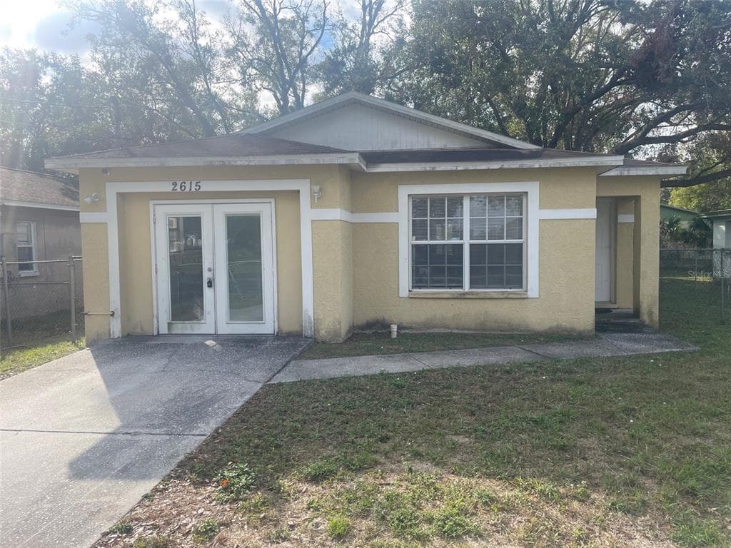 2615 E CURTIS STREET TAMPA, FL 33610