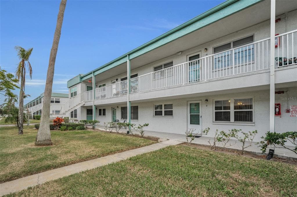 5216 81ST STREET N UNIT 3 ST PETERSBURG, FL 33709