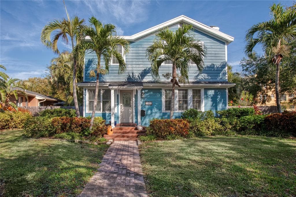 165 21ST AVENUE NE ST PETERSBURG, FL 33704