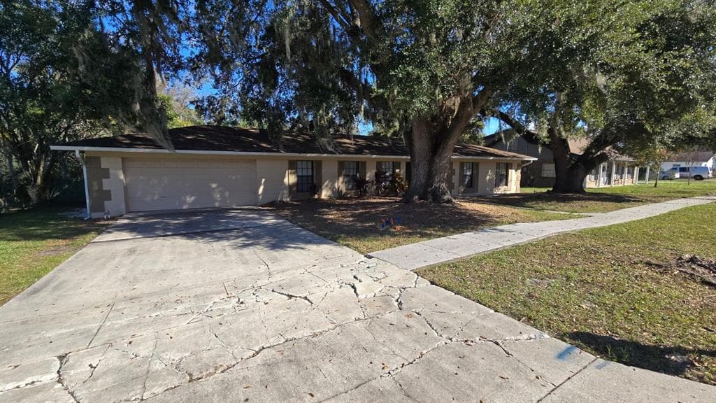 107 LARKWOOD DRIVE SANFORD, FL 32771